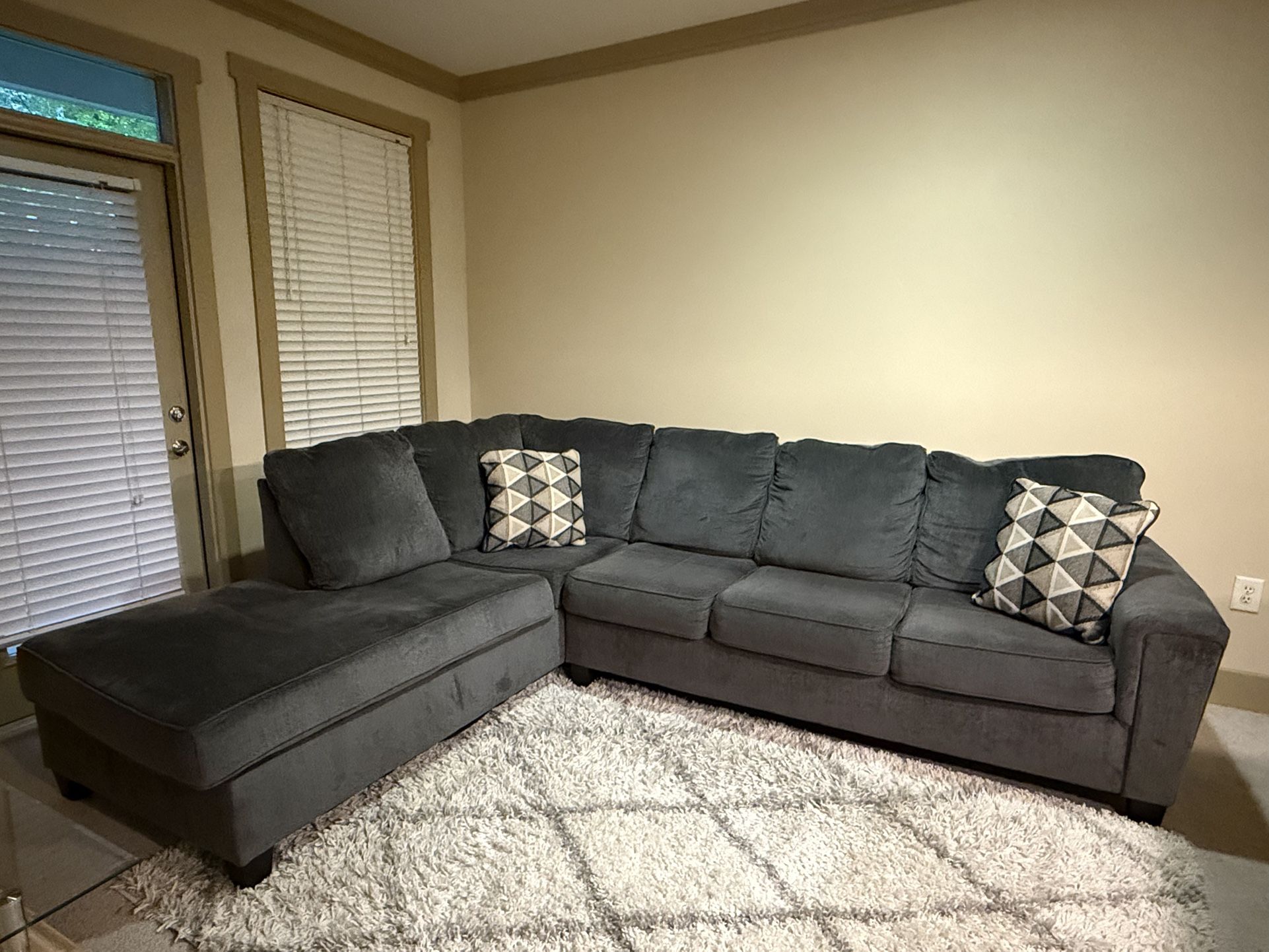 Right Arm Facing Sectional