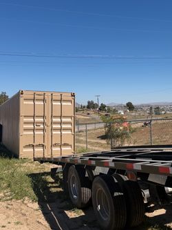Hand pick your containers today, local container yard in Hesperia