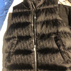 Black Dior Vest.  S,m,l