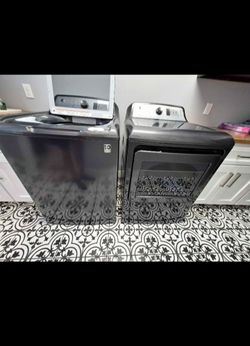 GE washer and dryer set $250