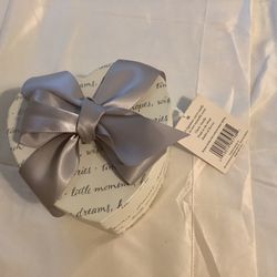 New Heart Gift Box With 3 Candles  