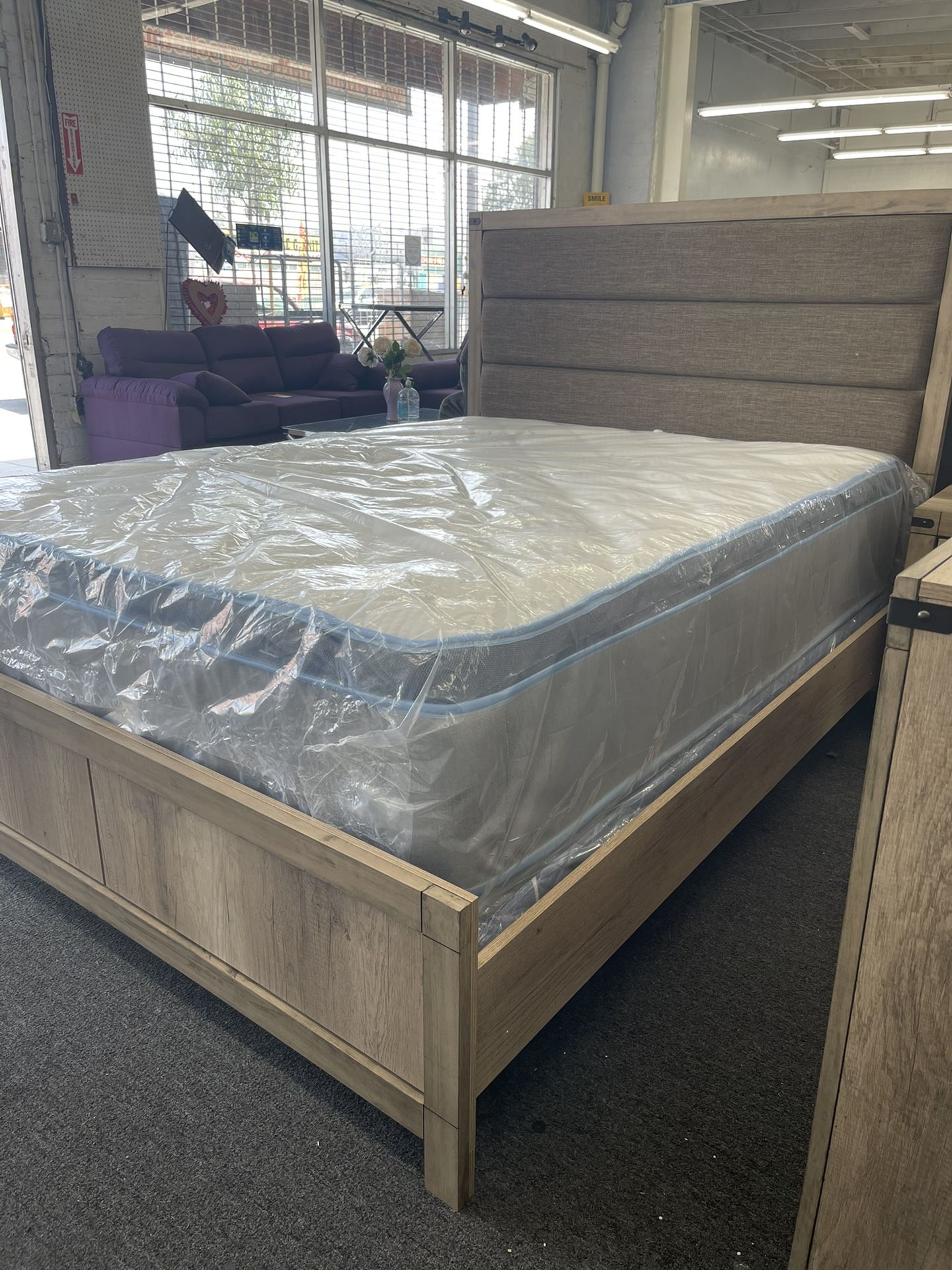 Queen Size Bed Set