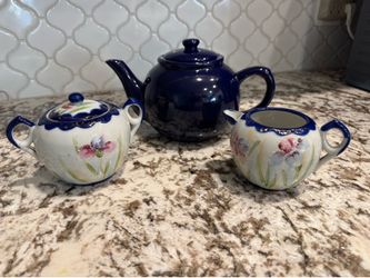 Vintage Tea Pot, Cream & Sugar Set