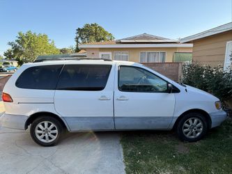 1998 Toyota Sienna