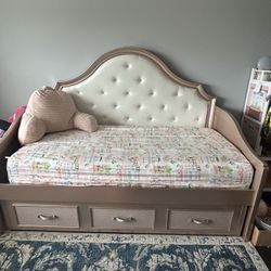 Day Bed Bedroom Set