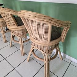 3 rattan bar stools