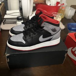 Jordan High Top Sneakers - Grey/Black/Red - Youth Size 5