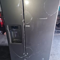 Ge Side By Side Refrigerator (Missing Handles)