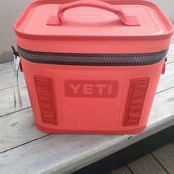 YETI HOPPER FLIP 8 (NEW W/ Tags)