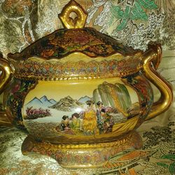 Rare Vintage Satsuma Footed, Lidded Pot, Hand Painted, W/Handles