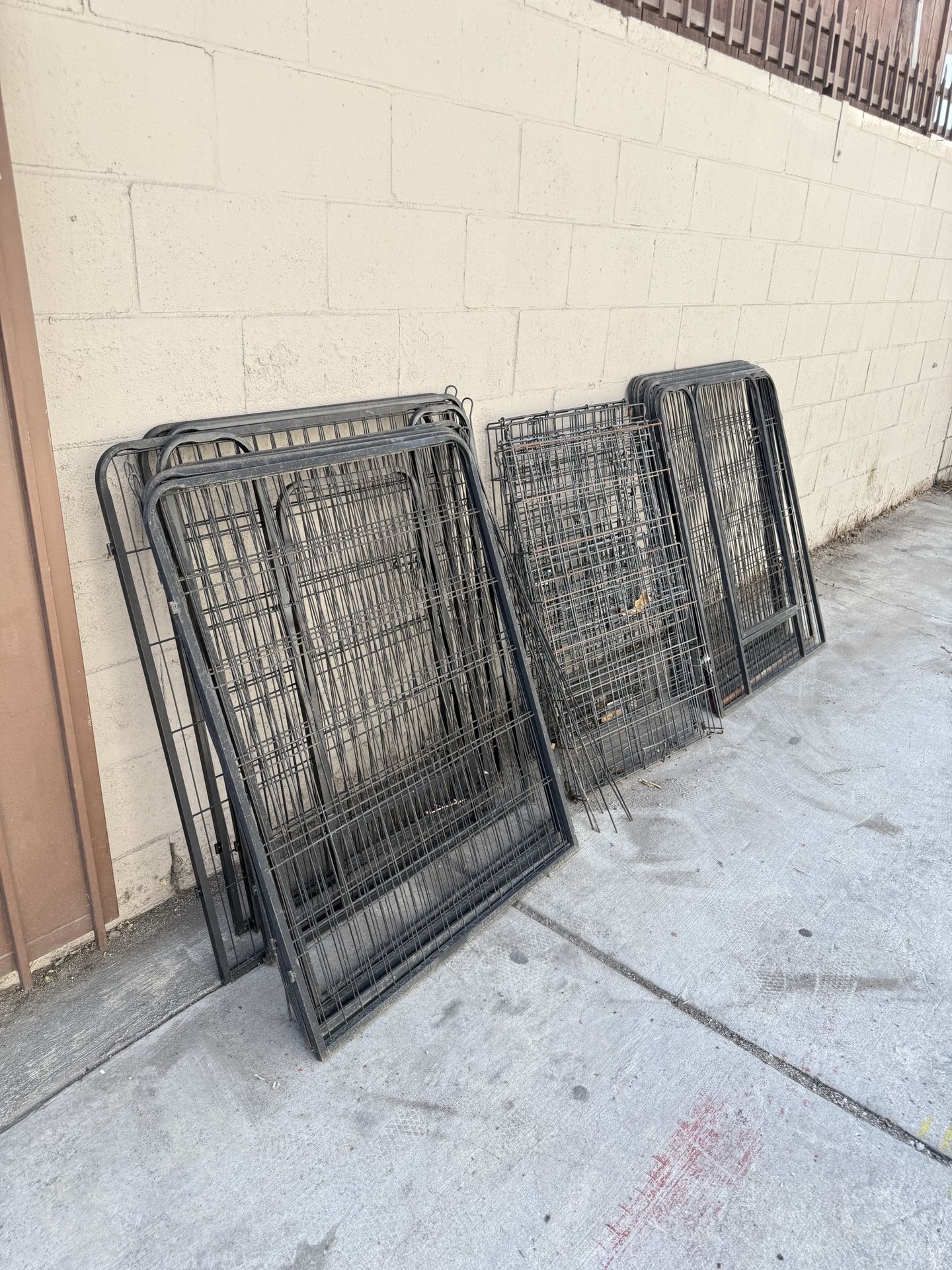 Free Dog Fence And Crate