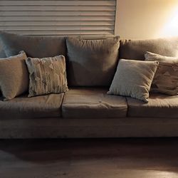 Queen Size / Sofa With Queen Size Bed Pull Out 