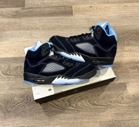 Air Jordan retro 5 “university blues” brand new size 10