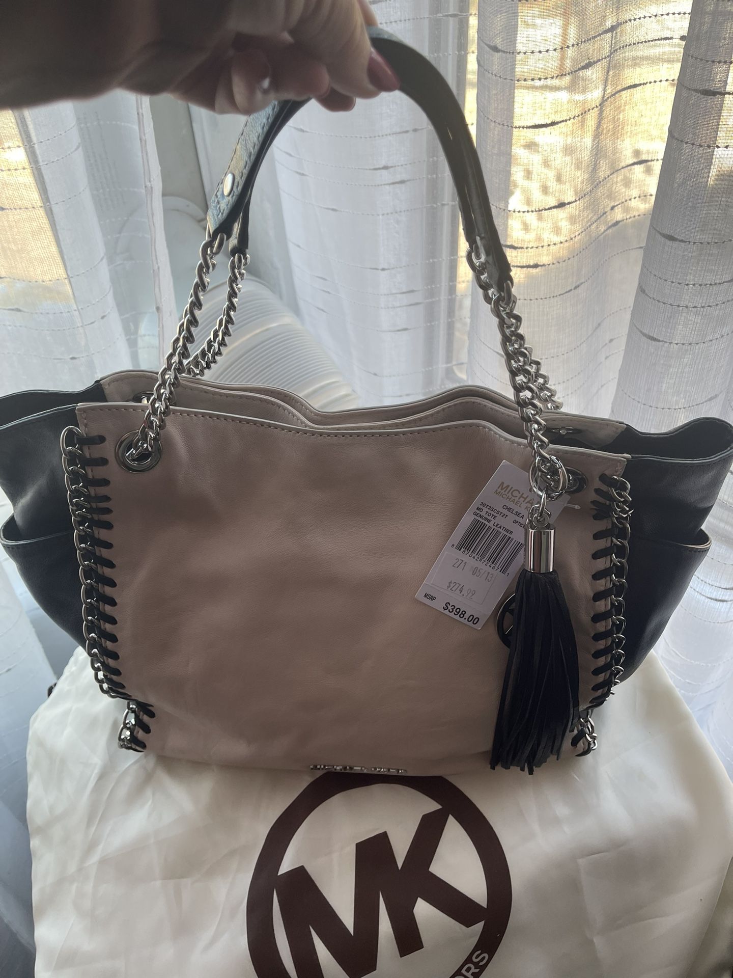 Mk Color Cream And Black