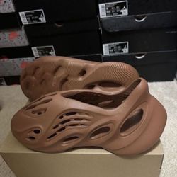 ADIDAS Yeezy Foam Runner/RNR 'Clay Red' (HP5335) Men's Size 9 Brand New