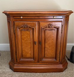 Thomasville Nightstand Pair
