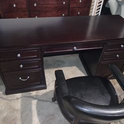 Wood Desk With Filing Cabinets