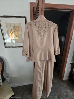 Alex Evening 2 piece gown size 16 in Champagne