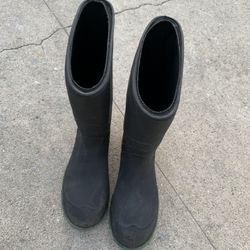 Boots $15 Like New My Boy Don’t Use Good For Ruining 