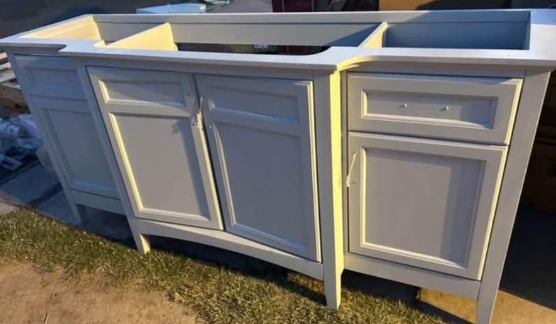 72” NO TOP SINGLE SINK VANITY NEW JUST SOME SCUFF FOR MOVEMENT