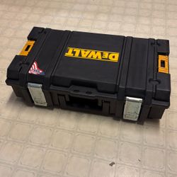 DWST08130 Tough System Box, Stackable 