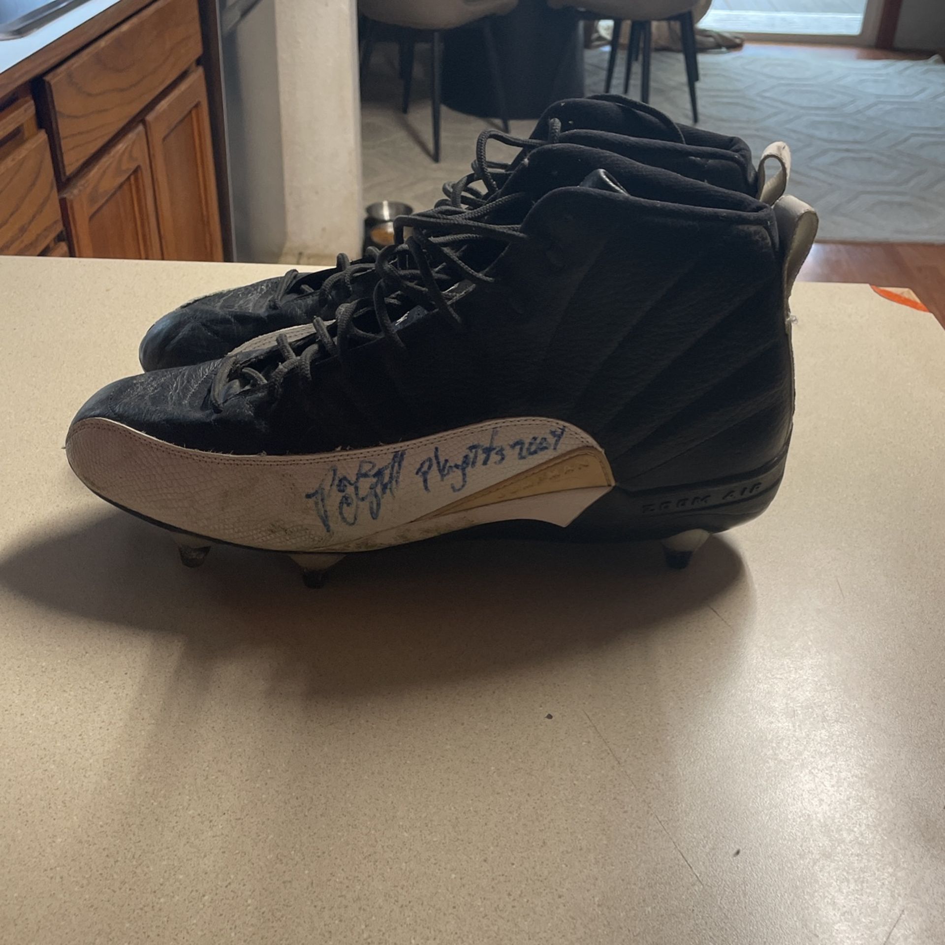 Floyd “pork Chop” Womack Game worn And Auto Cleats