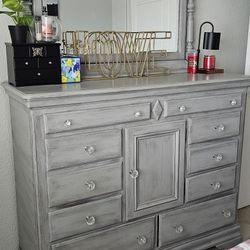 Bedroom Furniture Set