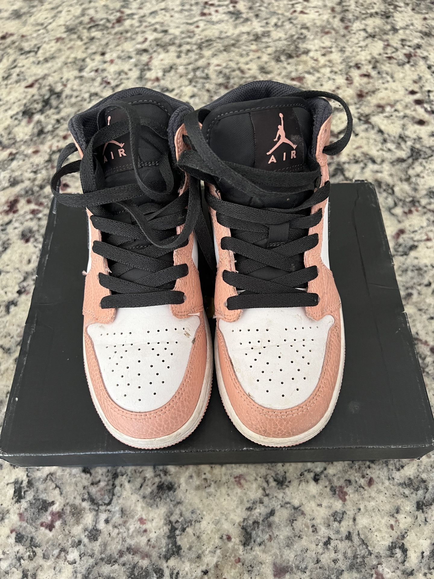 Air Jordan 1 Mid Pink Quartz Size 3.5Y