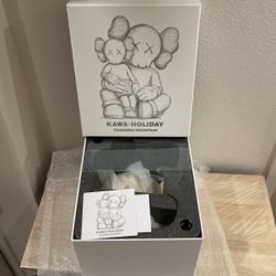KAWS Holiday Changbai Mountain Vinyl Figure Snowy White New