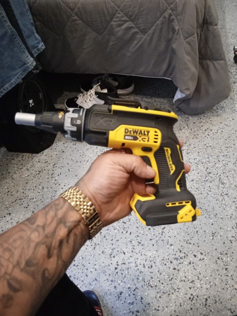 DeWalt DCF630 