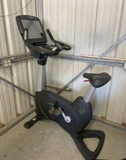 Life Fitness Engage Upright Bike PRICE DROP!