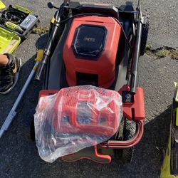Milwaukee Lawnmower Set