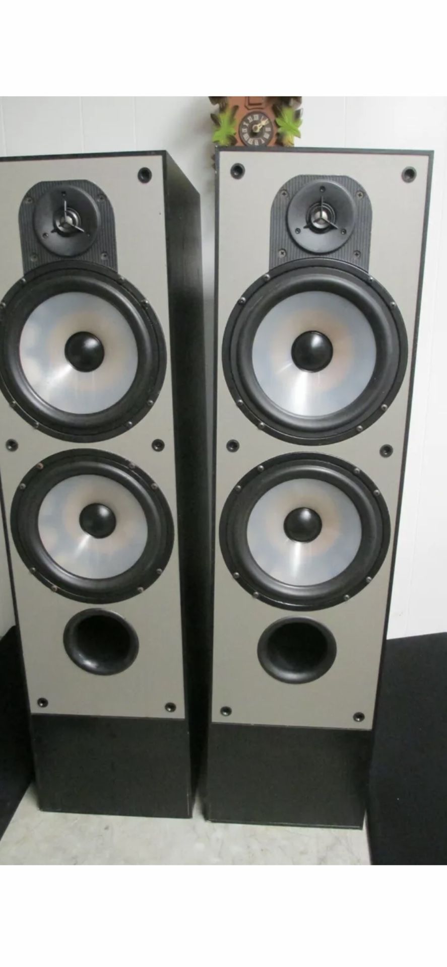 Paradigm Monitor 9 High Definition Speaker System 
