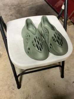 Yeezy Style Foam Runner