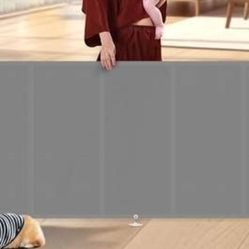 10/25#376 Retractable Baby Gates 34 inch Tall,