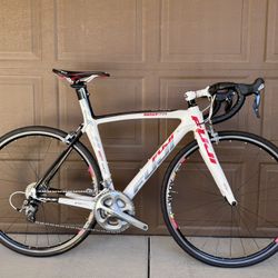 Fuji SST 2.0 Aero Road Bike 53 CM 