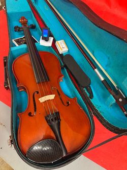 4/4 DiPalo Violin with New Bow, Digital Tuner, Shoulder Rest, Extra Strings $150 Firm