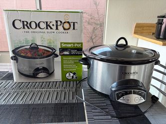 Large crockpot with box
