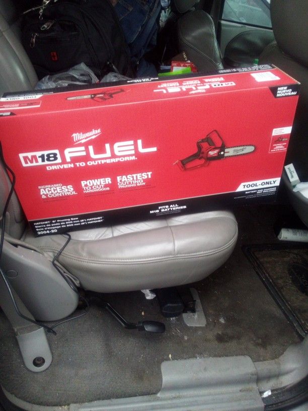 Milwaukee M18 Saw