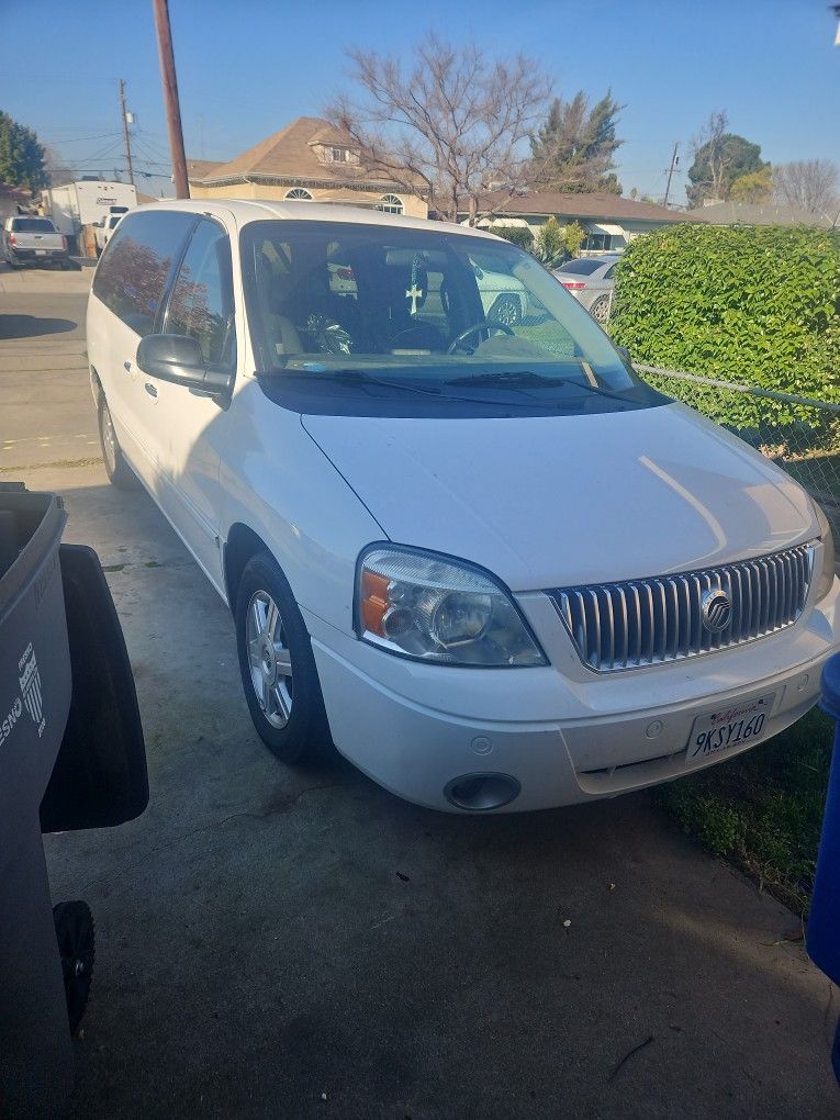 2005 Mercury Monterey
