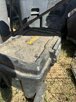 Dewalt tool chest
