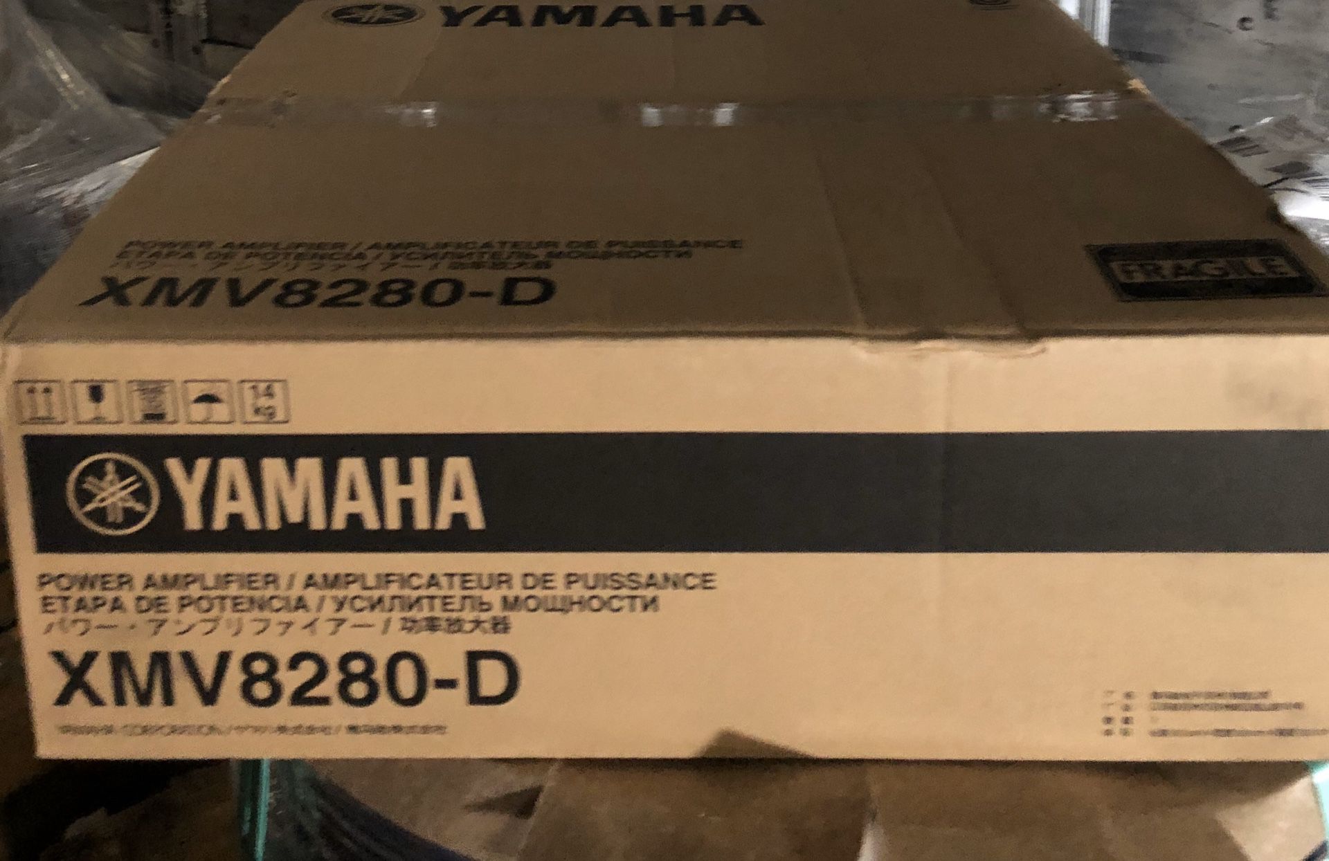 yamaha xmv8280-D AMPLIFIER