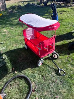 Radio flyer wagon with sun shade