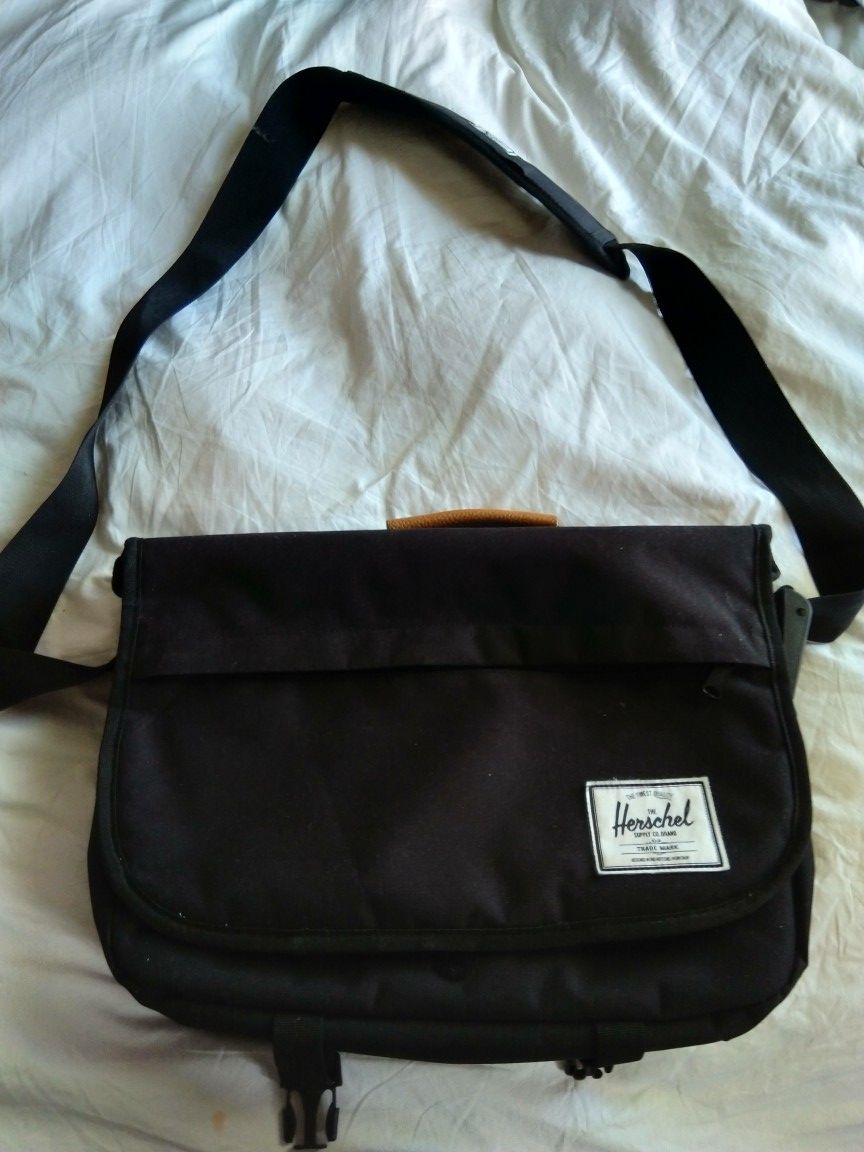 Hershel Messenger Bag