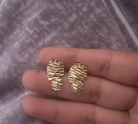 Big 10k Gold Nugget Earring