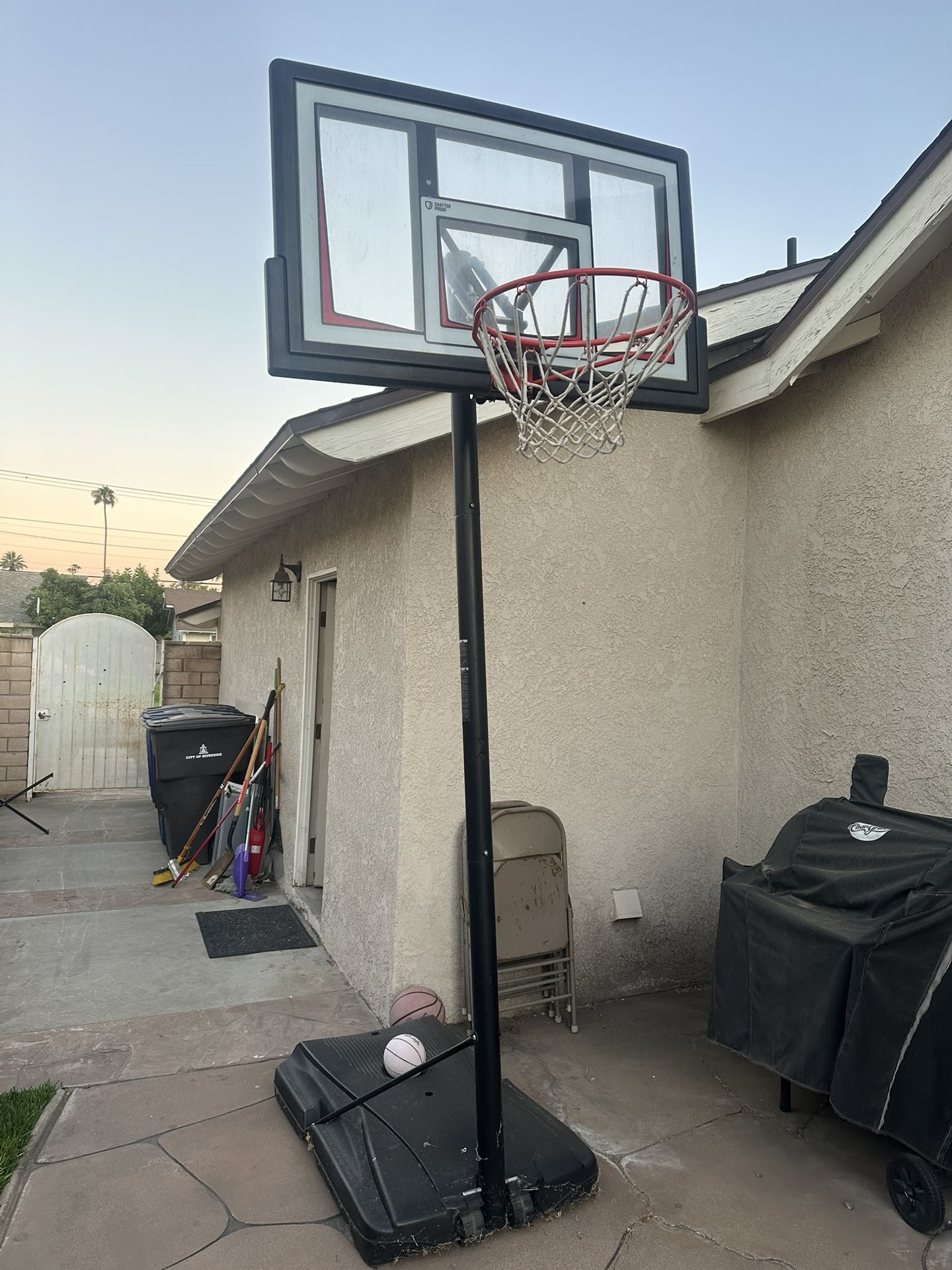 Basketball Hoop 🏀🗑️