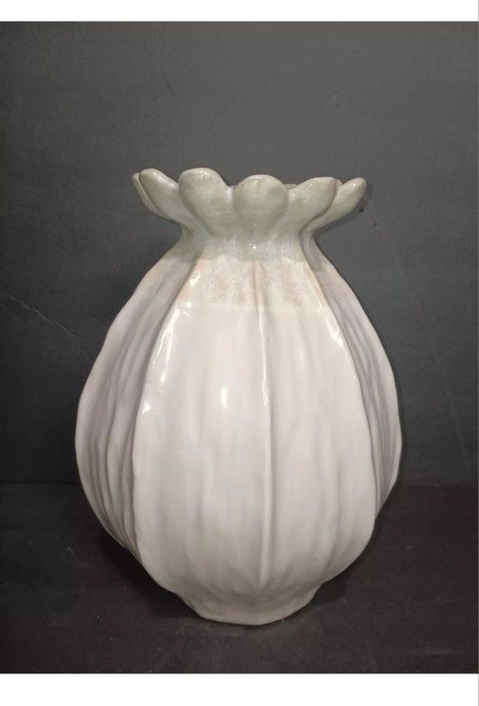  ANTHROPOLOGIE LOTUS CERAMIC POT VASE - LARGE WHITE / CREAM, BEAUTIFUL!!