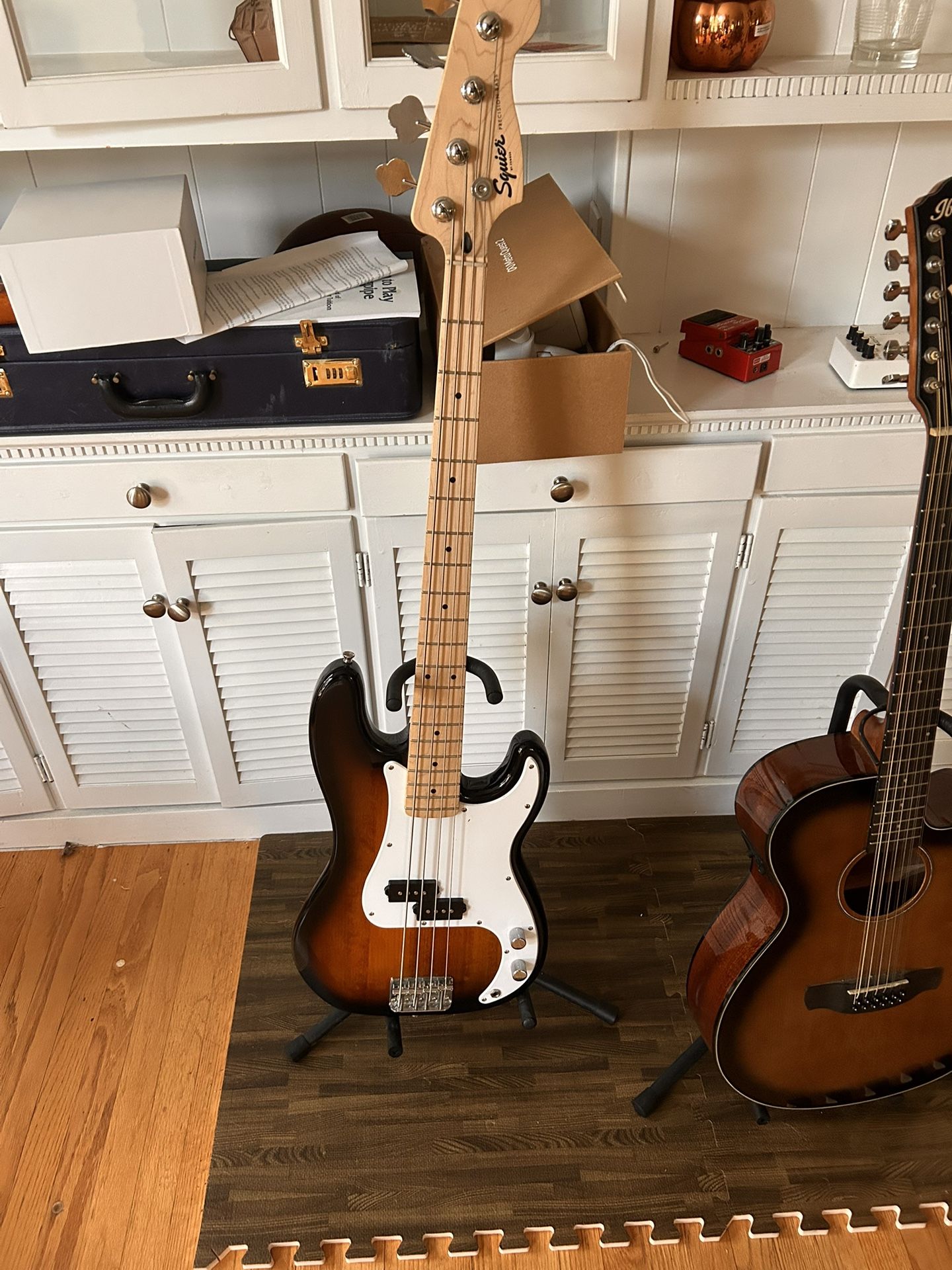 Squier By fender Precision Bass