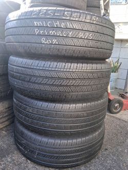 1 set of 225/55/R19 with 80% of tread or life MICHELIN primacy. A/s