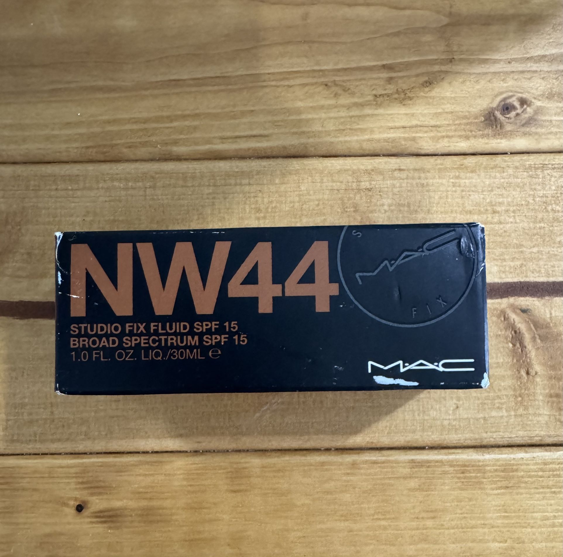 MAC NW44 Studio Fix Fluid Foundation BNIB